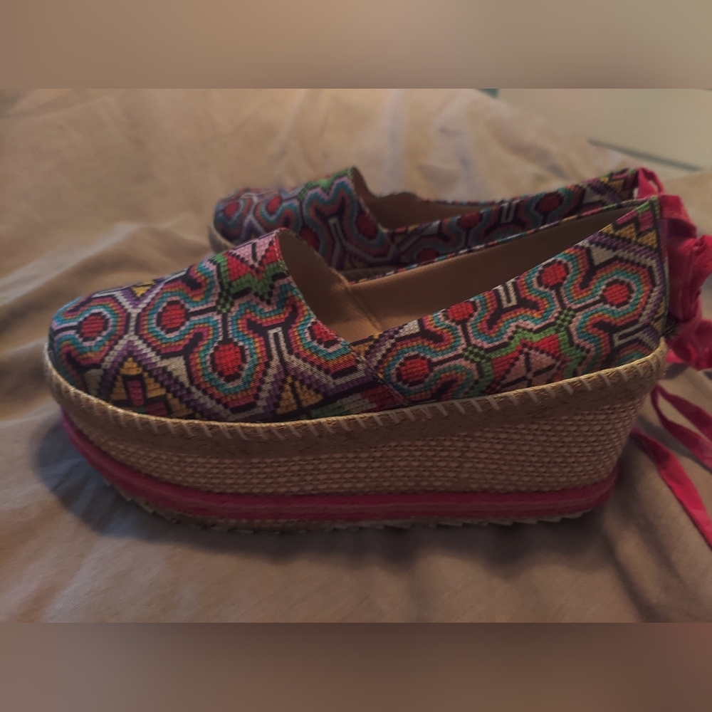 Platform Shoes - Picture 5 of 6